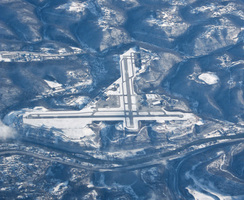 20090121_0693_yeager_airportp_medium