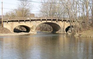 Elm_grove_stone_arch_bridge_medium