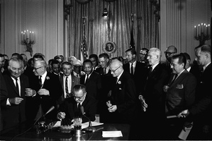 Lbj_signing_civilrightsact_276-10-wh64_med_medium