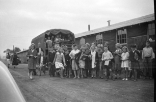 Eleanor_schoolchildren_apr1935_loc_fsa_medium